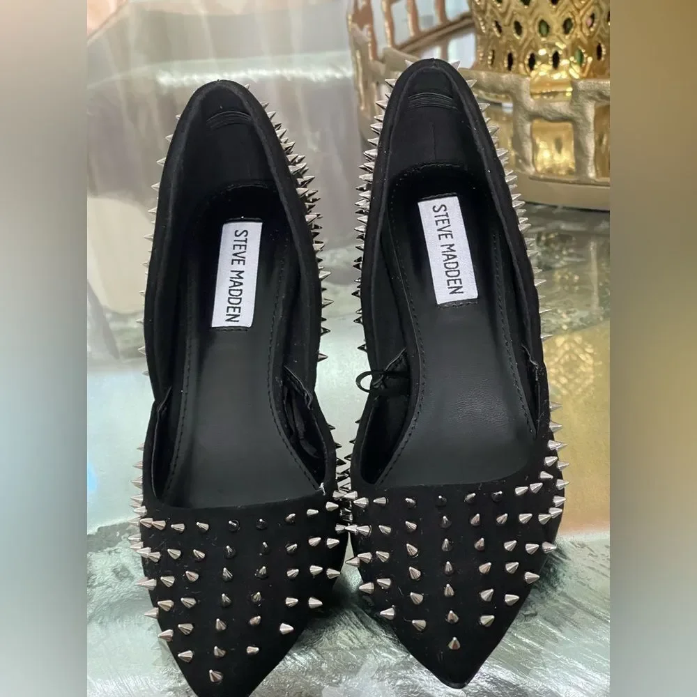New Daisie-S Black Suede Studded Pumps Size 5.5